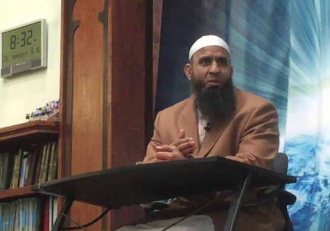 La CEDH suspend l’expulsion d’un imam salafiste pour non respect de ses droits.