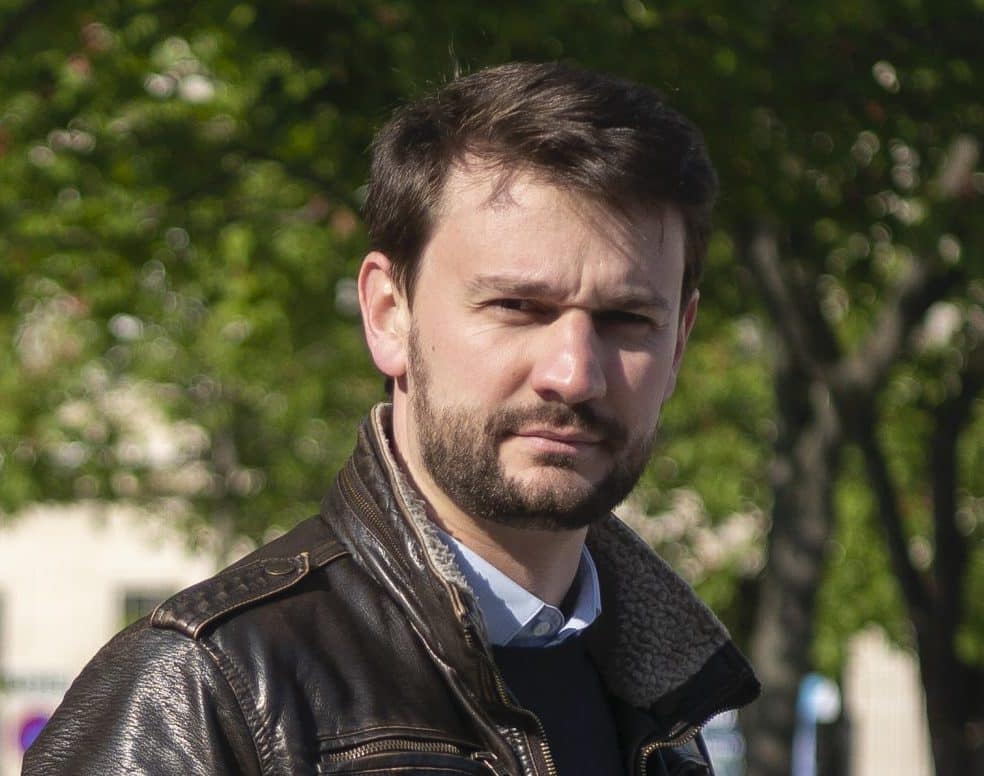 “Le gouvernement a délaissé les droits des personnes mourantes lors de cette crise sanitaire” – Entretien avec Laurent Frémont